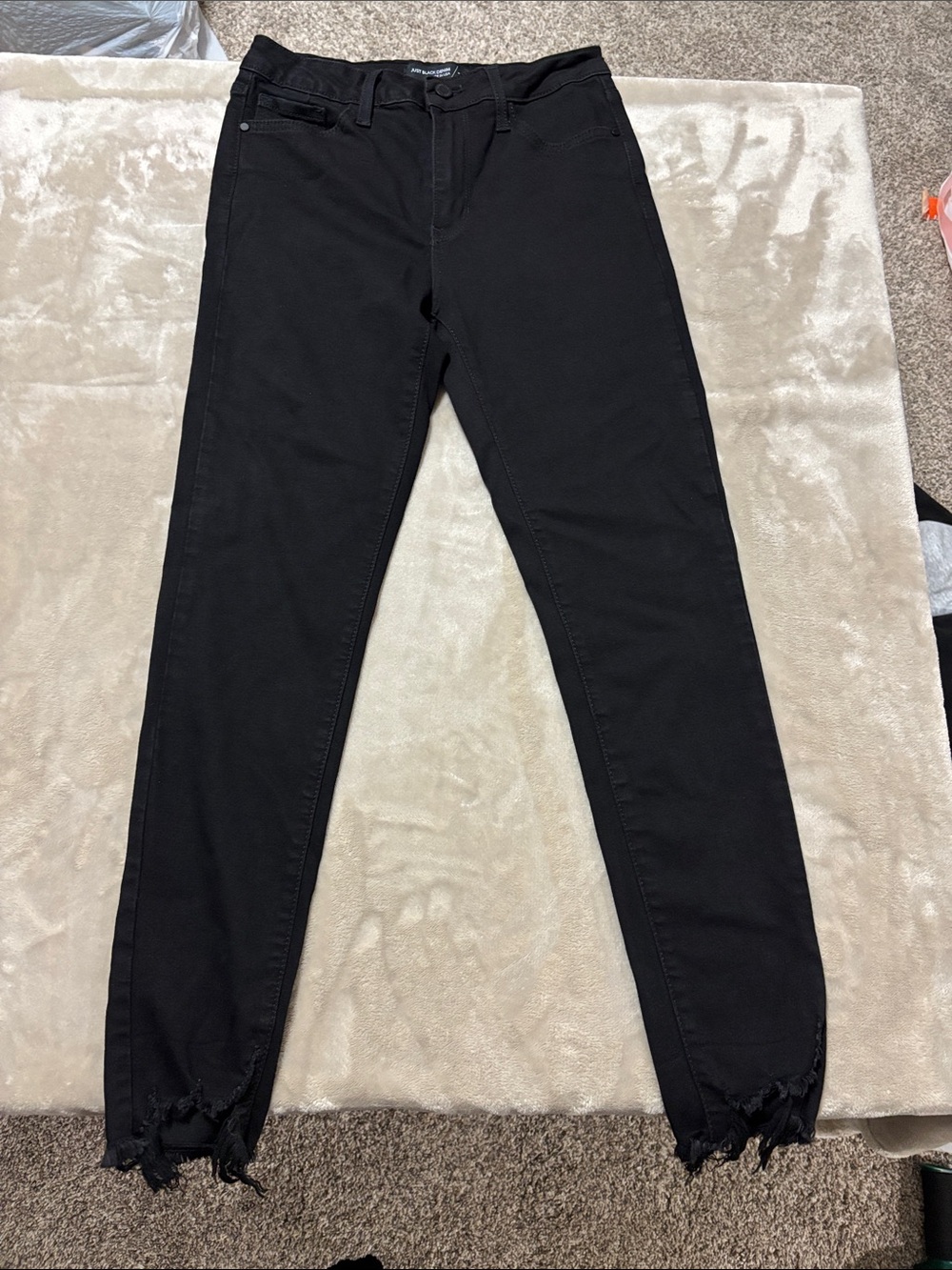 Just Black Women's Black High-Rise Skinny Jeans with Frayed Hem